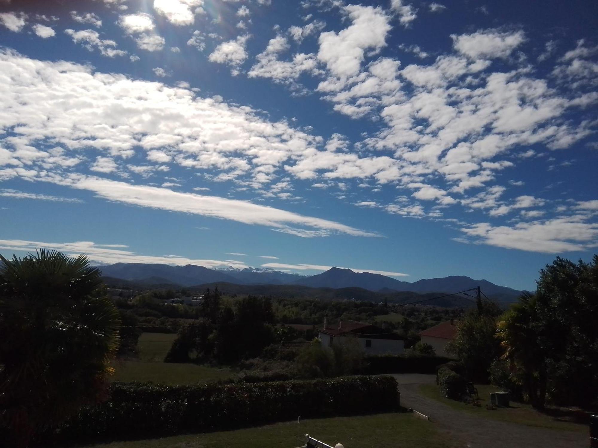 Pyrenees Vue Gite - Vues Fantastique, Parking Gratuit Sur Place & Piscine Сен-Годенс Экстерьер фото